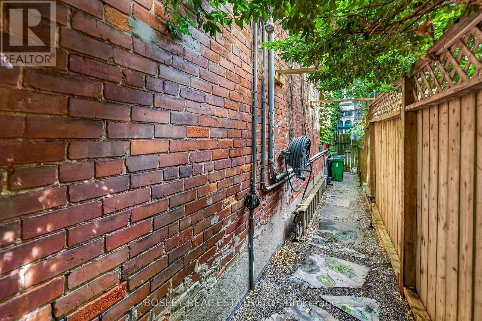 MAIN FLOOR-20 Draper Street, Toronto, ON, M5V 2M4 - 26