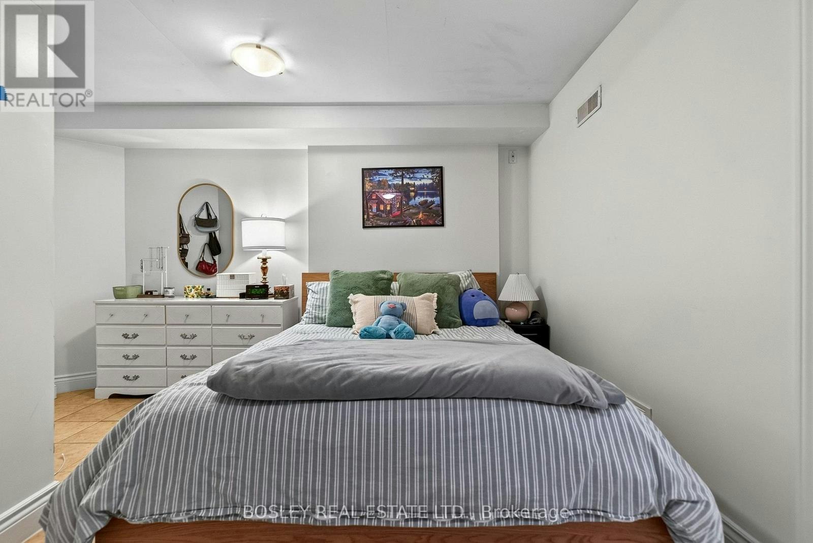 MAIN FLOOR-20 Draper Street, Toronto, ON, M5V 2M4 - 20