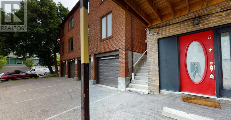 5-546 Eglinton Avenue E, Toronto, ON, M4P 1N9 - 4