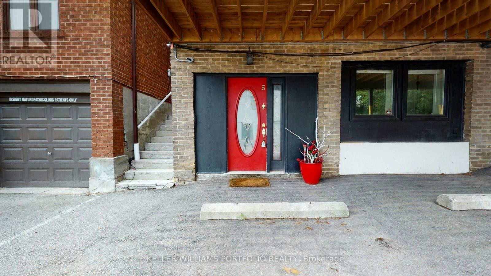 5-546 Eglinton Avenue E, Toronto, ON, M4P 1N9 - 3