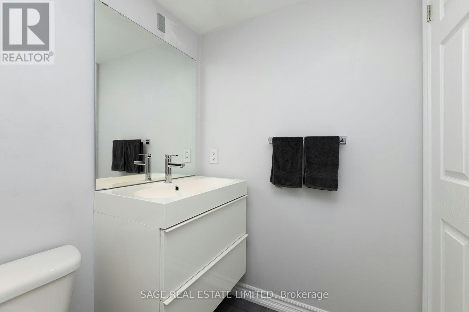 502-120 Dalliomore Circle, Toronto, ON, M3C 4J1 - 17
