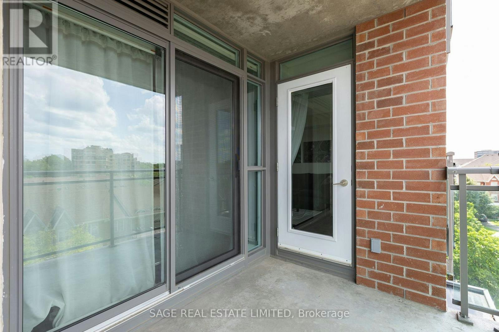502-120 Dalliomore Circle, Toronto, ON, M3C 4J1 - 15