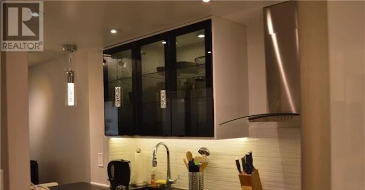 605-717 Bay Street, Toronto, ON, M5G 2J9 - 3