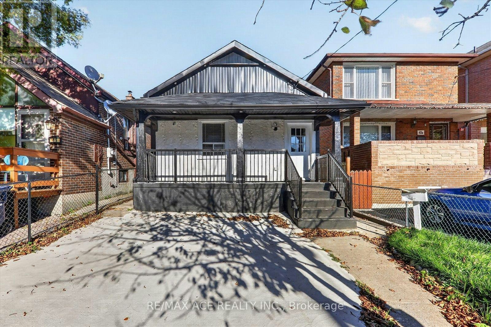 47 Laurel Avenue, Toronto, ON, M1K 3J4