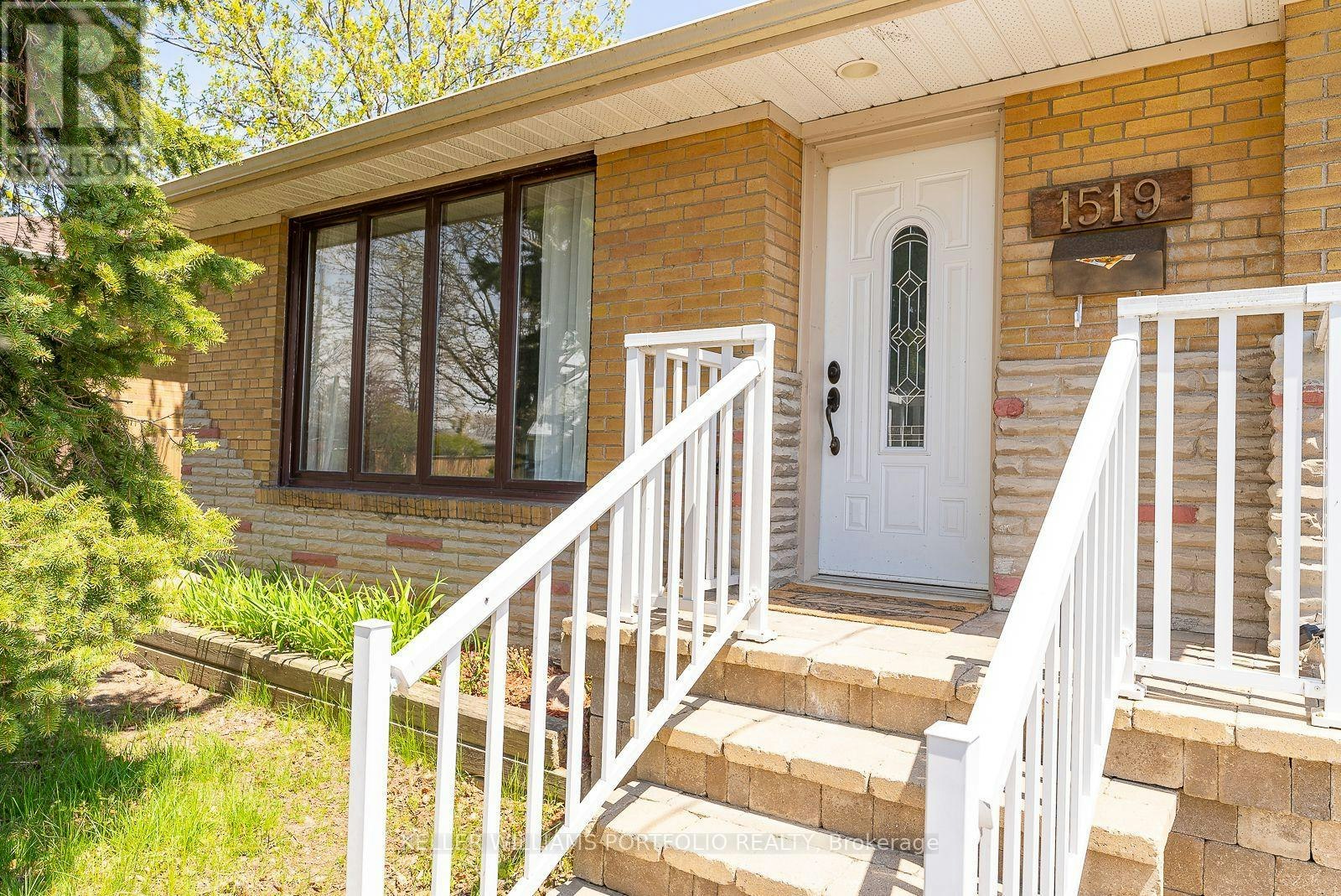 MAIN FLR-1519 Lakeside Street, Oshawa, ON, L1J 3Y4 - 3