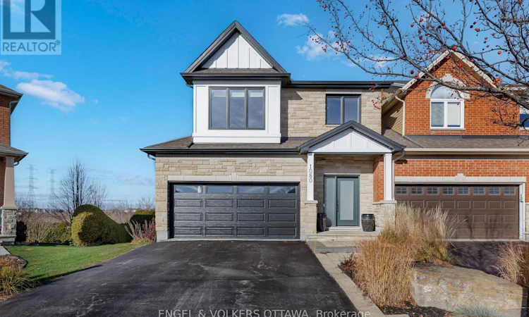 1080 Northgraves Crescent