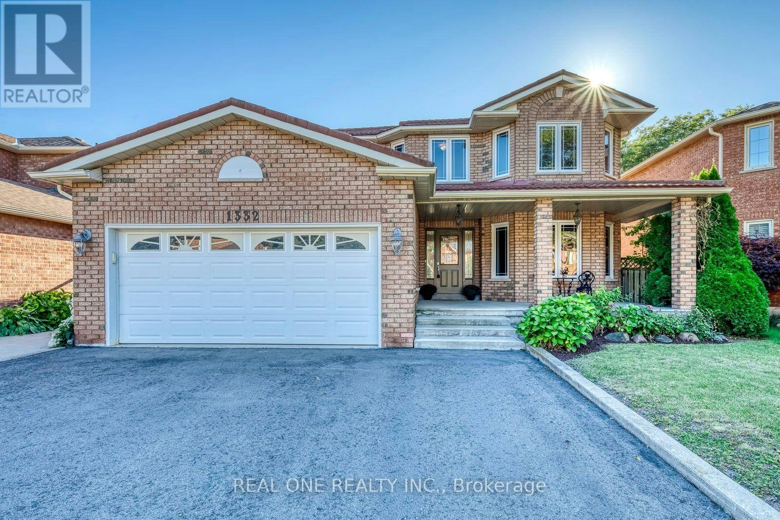 1332 Greenwood Crescent, Oakville, ON, L6J 6V3