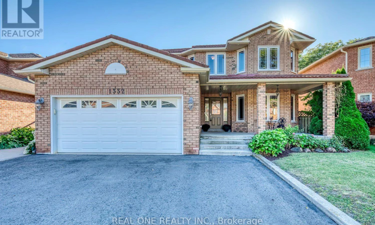 1332 Greenwood Crescent