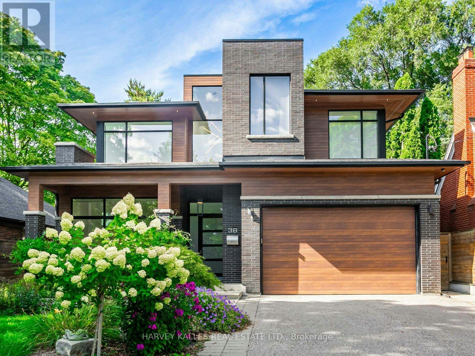 38 Van Dusen Boulevard, Toronto, ON, M8Z 3E6