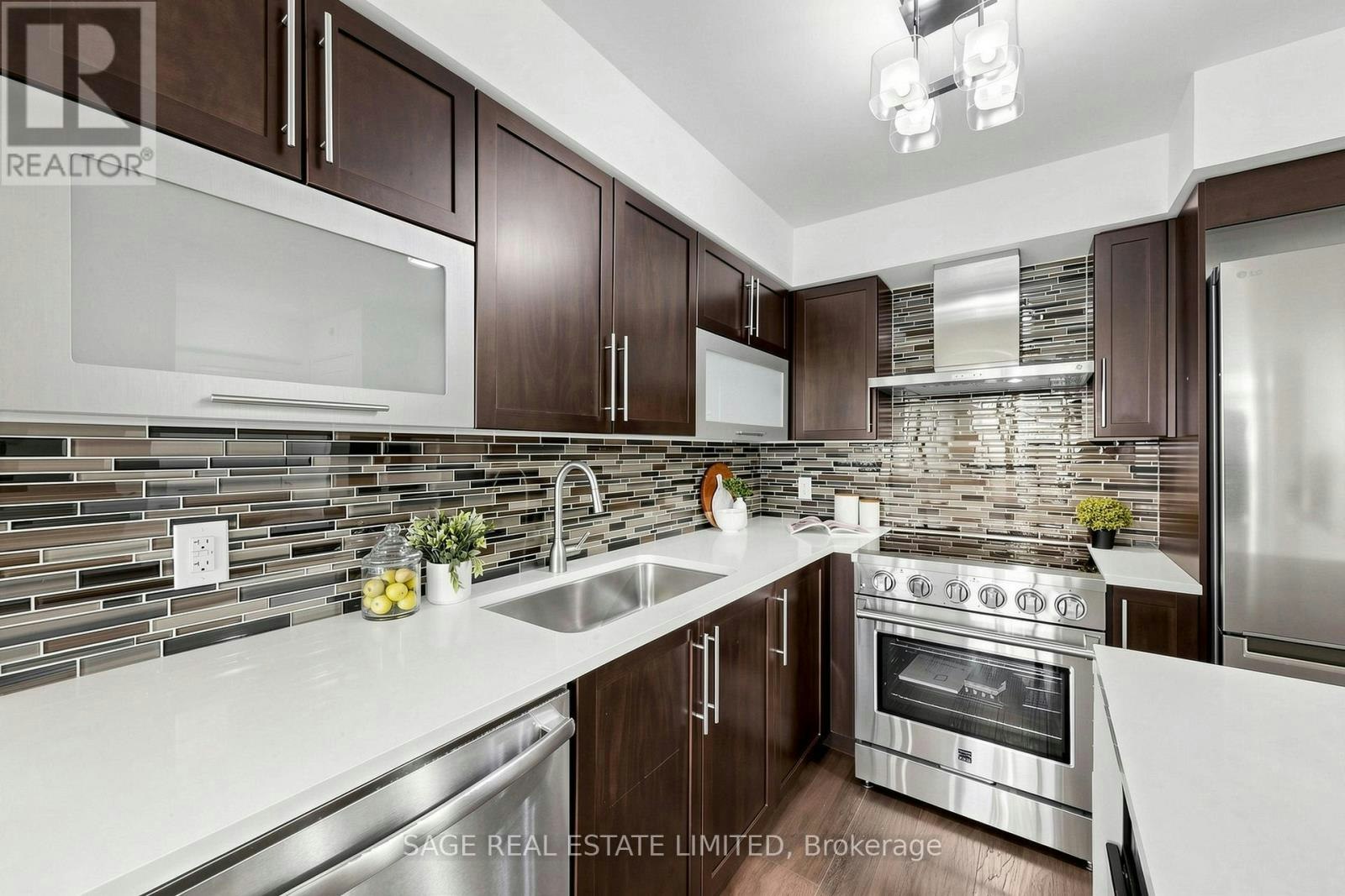 605-1 Michael Power Place, Toronto, ON, M9A 0A1 - 13