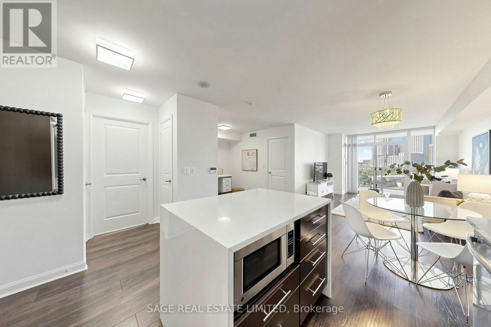 605-1 Michael Power Place, Toronto, ON, M9A 0A1 - 11