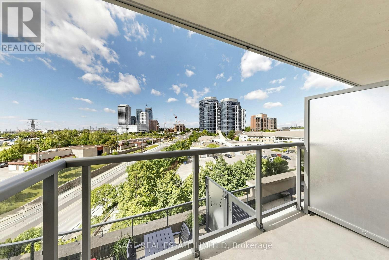 605-1 Michael Power Place, Toronto, ON, M9A 0A1 - 27