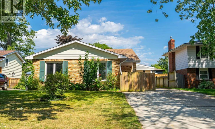 103 Hanna Crescent