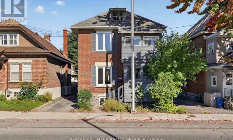 109 Lees Avenue