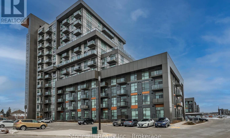 701-450 Dundas Street E