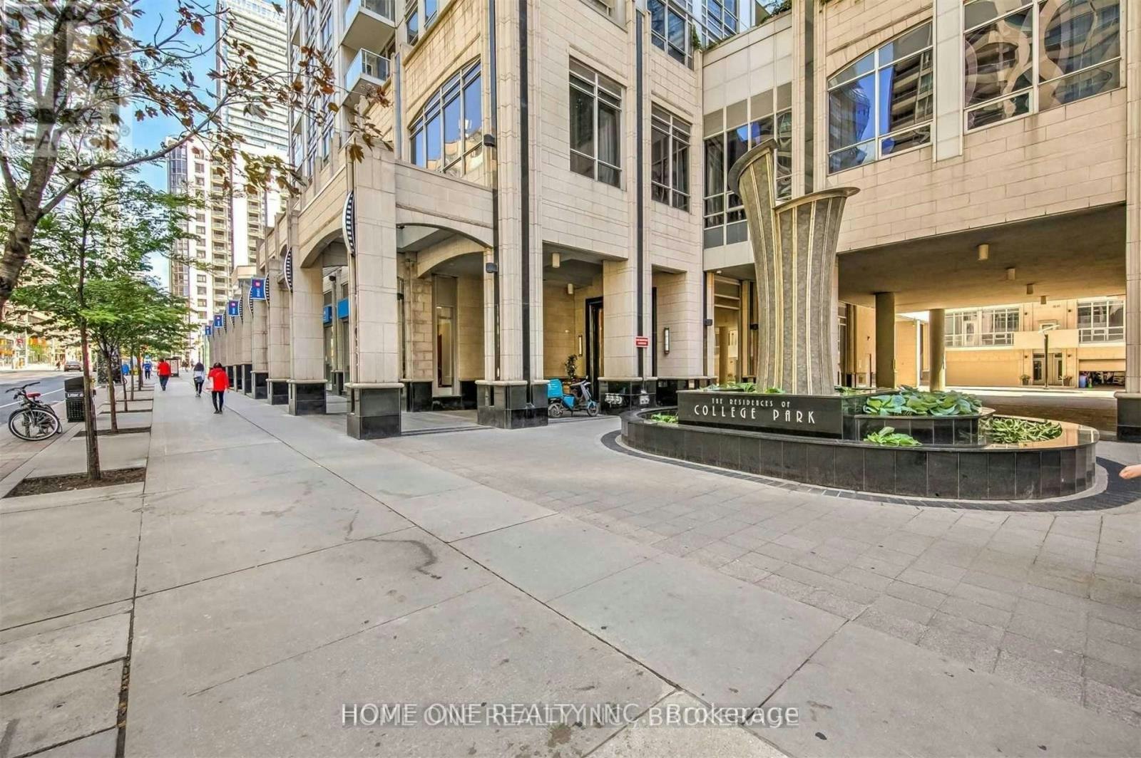 2604-761 Bay Street, Toronto, ON, M5G 2R2
