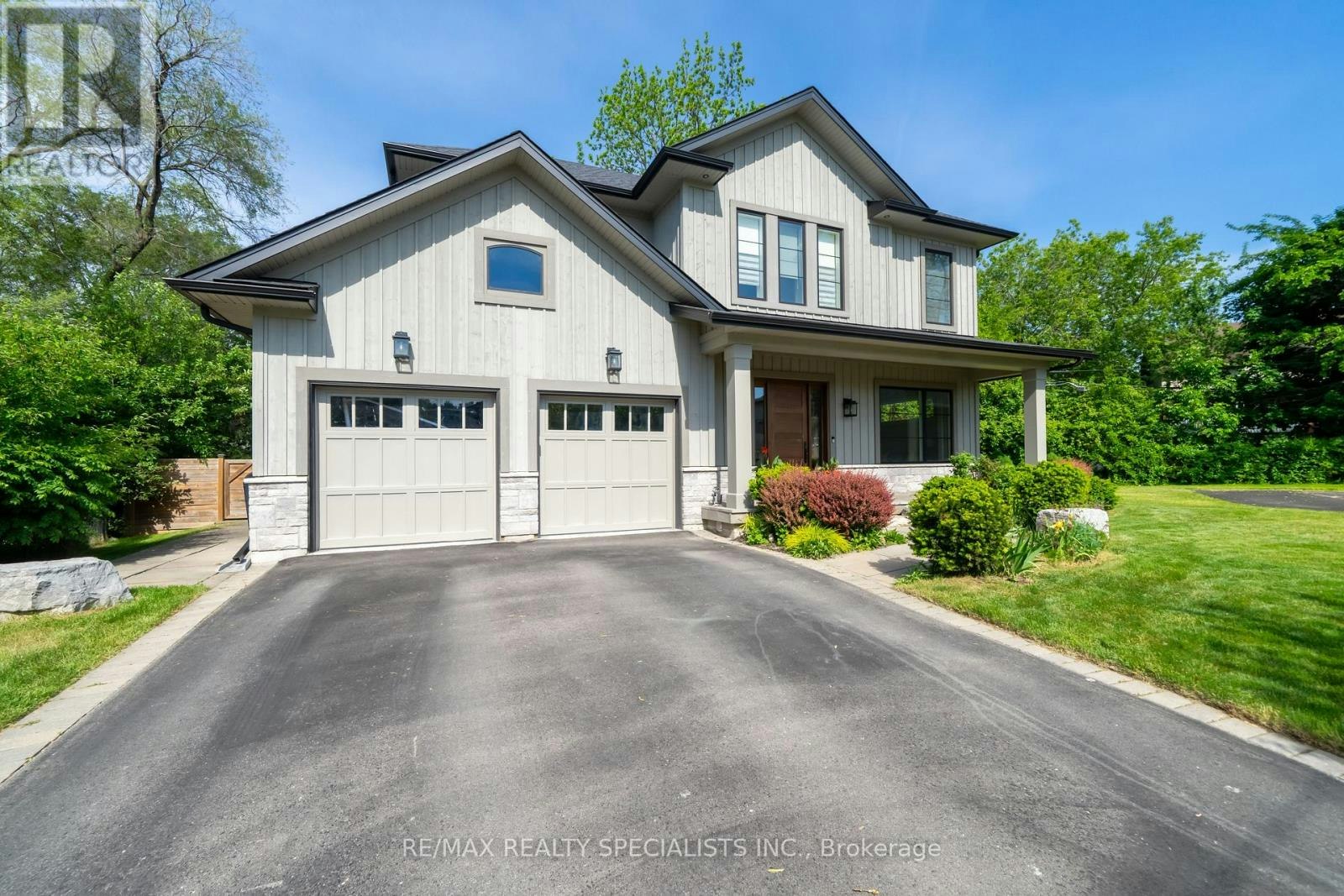 18 Florence Drive, Oakville, ON, L6K 1V6