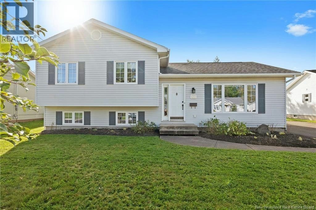 122 Dolbeau Street, Dieppe, NB, E1A 6V6