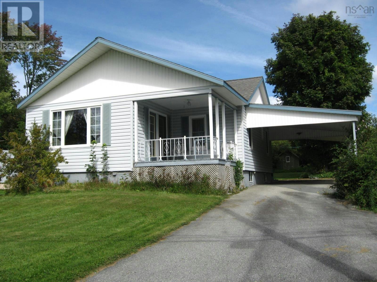 103 8 Highway, Liverpool, NS, B0T 1P0