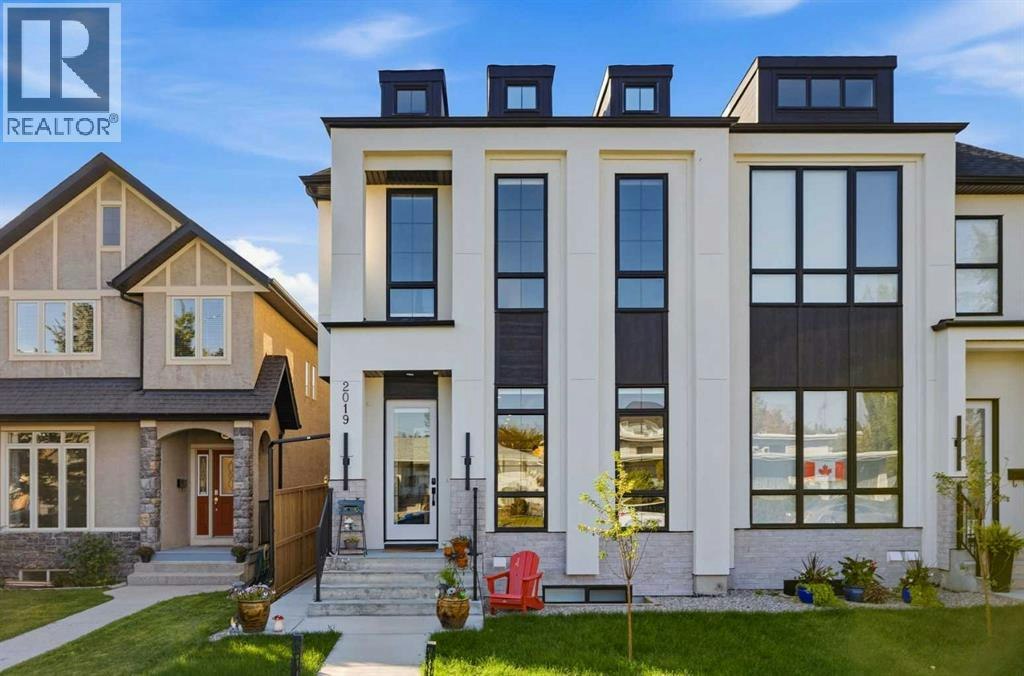 2019 21 Avenue NW, Calgary, AB, T2M 1M9