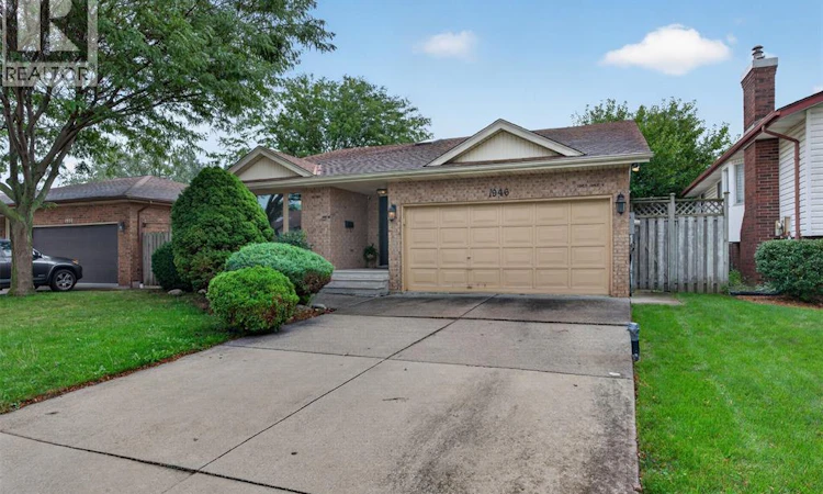 1946 Lepain Crescent
