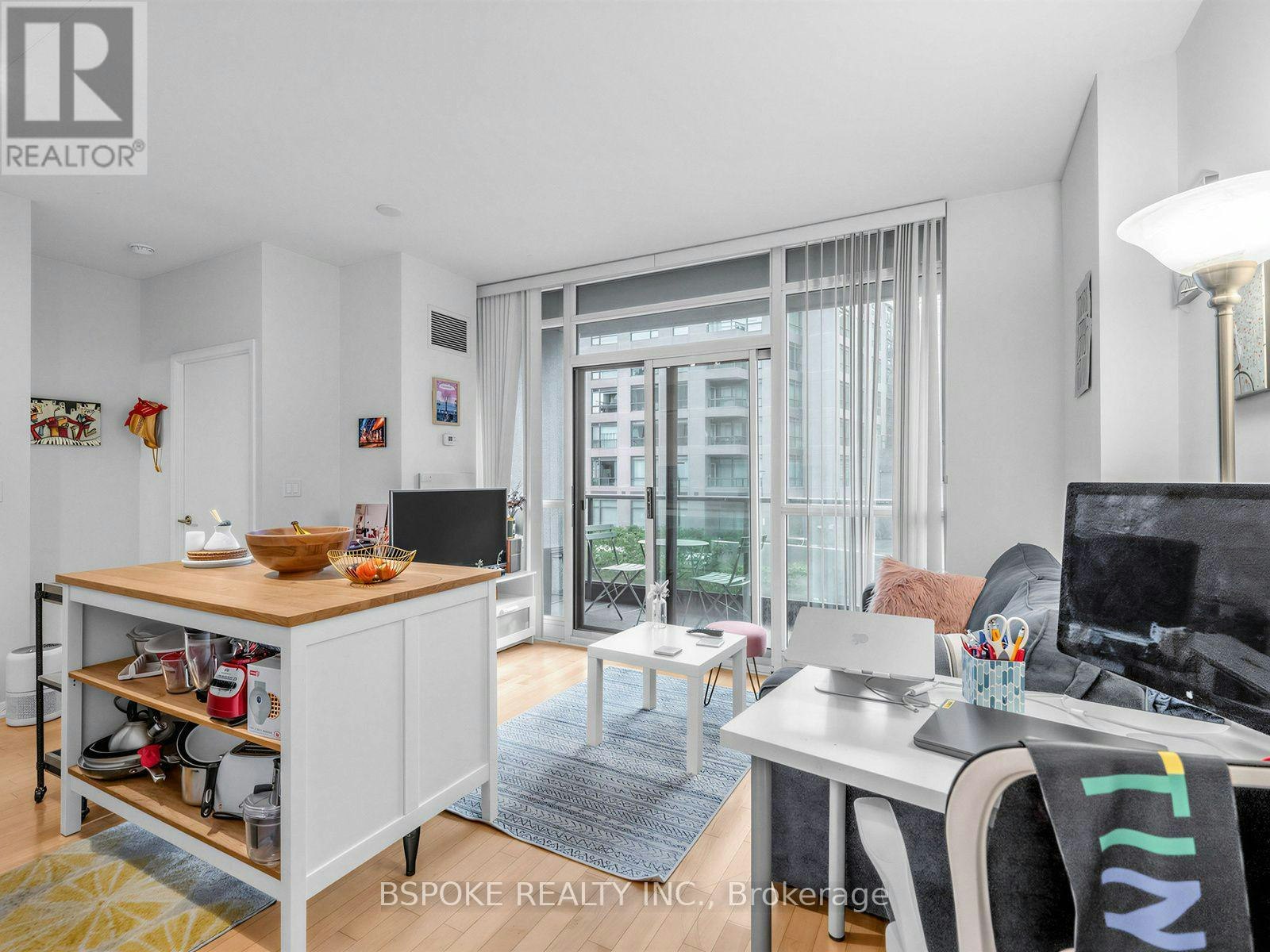235-231 Fort York Boulevard, Toronto, ON, M5V 1B2 - 3