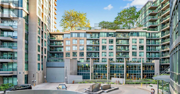 235-231 Fort York Boulevard, Toronto, ON, M5V 1B2 - 2