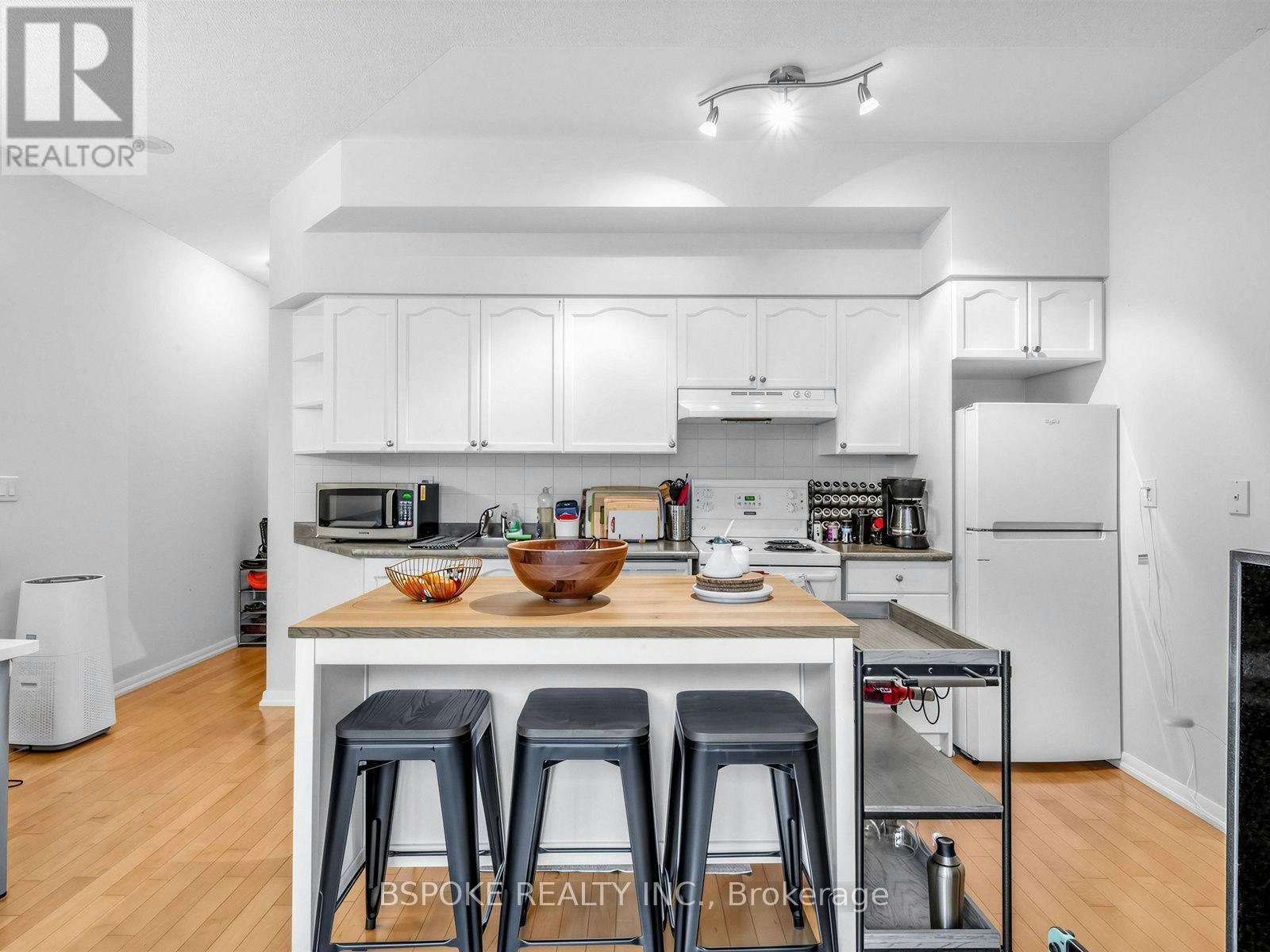 235-231 Fort York Boulevard, Toronto, ON, M5V 1B2 - 4