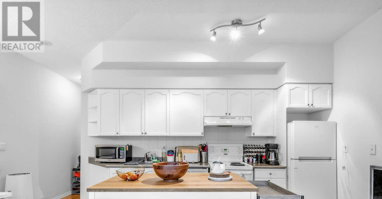 235-231 Fort York Boulevard, Toronto, ON, M5V 1B2 - 4
