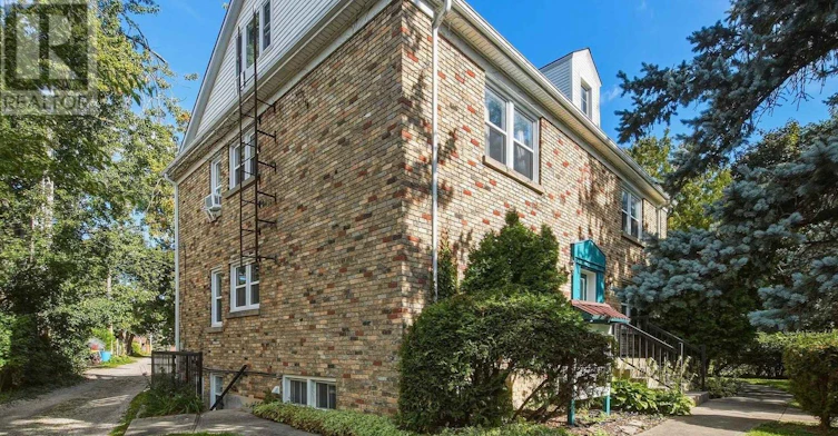 4-137 Windsor Crescent, London, ON, N6C 1V9 - 2