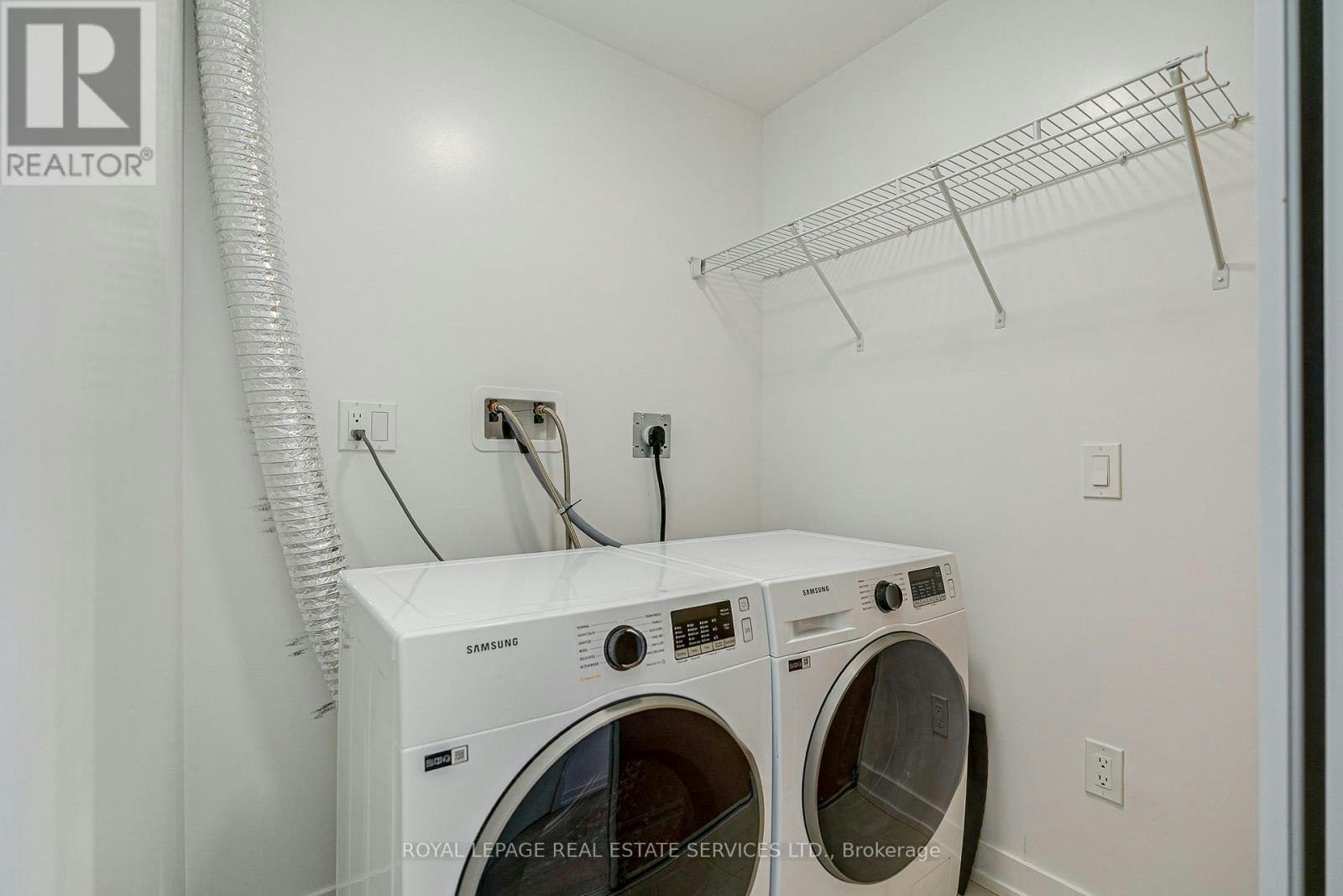 131-156 Logan Avenue, Toronto, ON, M4M 0E4 - 12