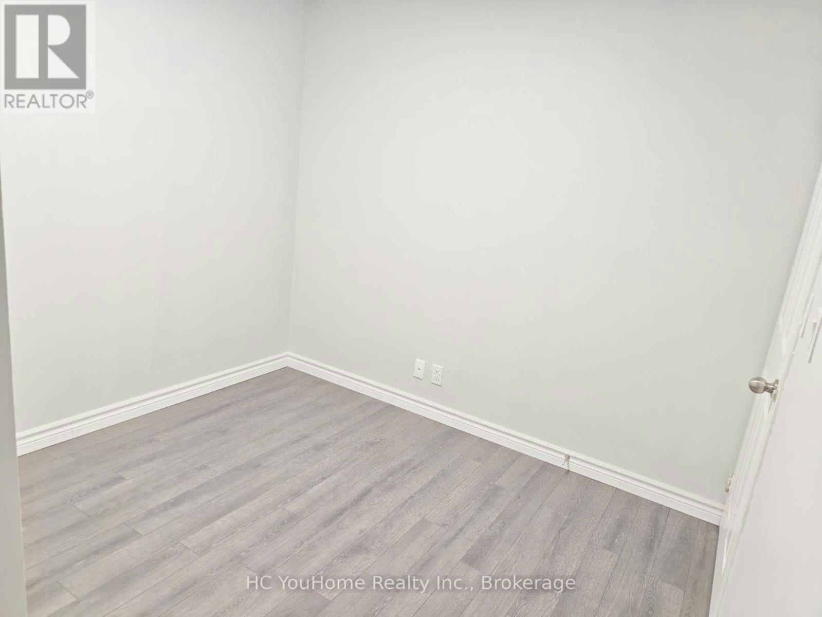 801-8 Lee Centre Drive, Toronto, ON, M1H 3H8 - 14