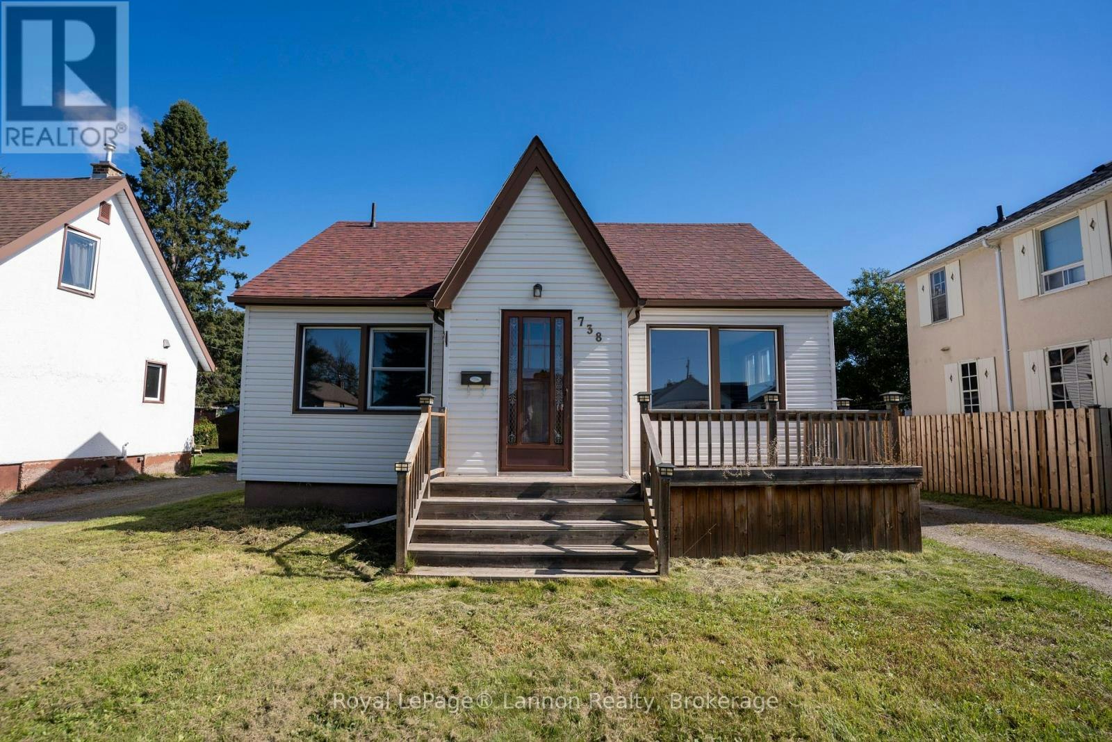 738 Mortimer Avenue E, Thunder Bay, ON, P7E 1Y6
