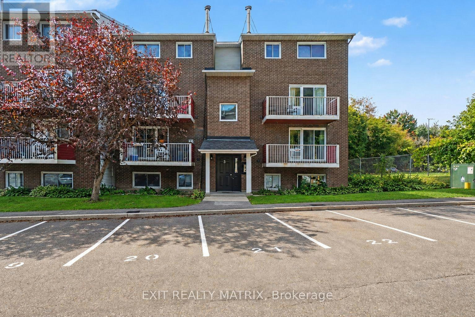 302-1589 St. Bernard Street, Ottawa, ON, K1T 3H5