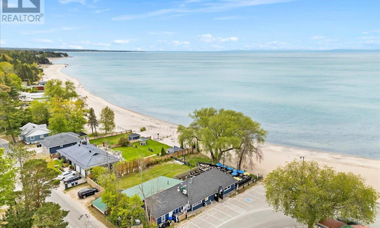 369 Balm Beach Road W