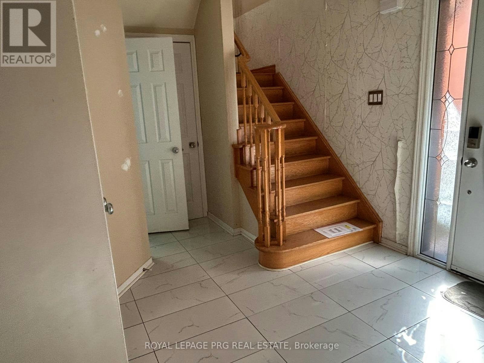 126 Rainforest Drive N, Brampton, ON, L6R 1A5 - 4