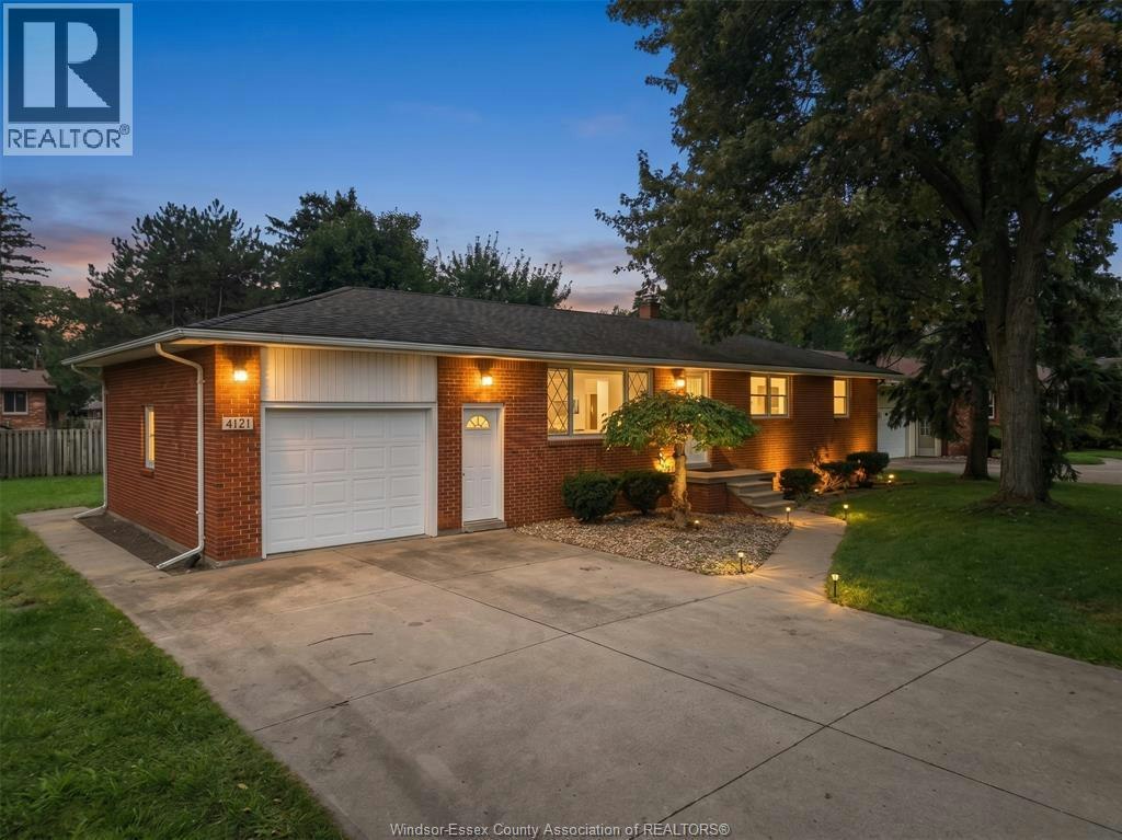 4045 Dougall Avenue, Windsor, ON, N9G 1X4