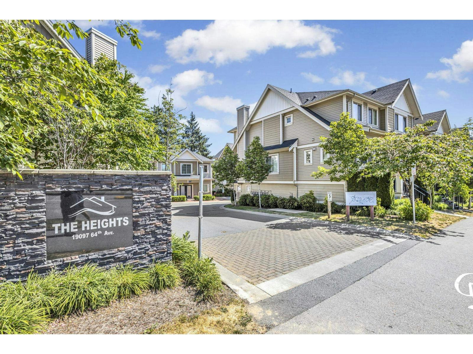 25-19097 64 Avenue, Surrey, BC, V3S 6X5