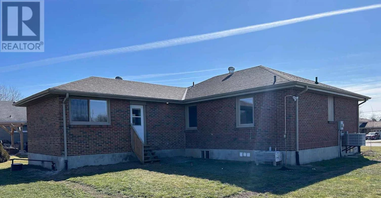 33374 Richmond Street, Lucan Biddulph, ON, N0M 2J0 - 11