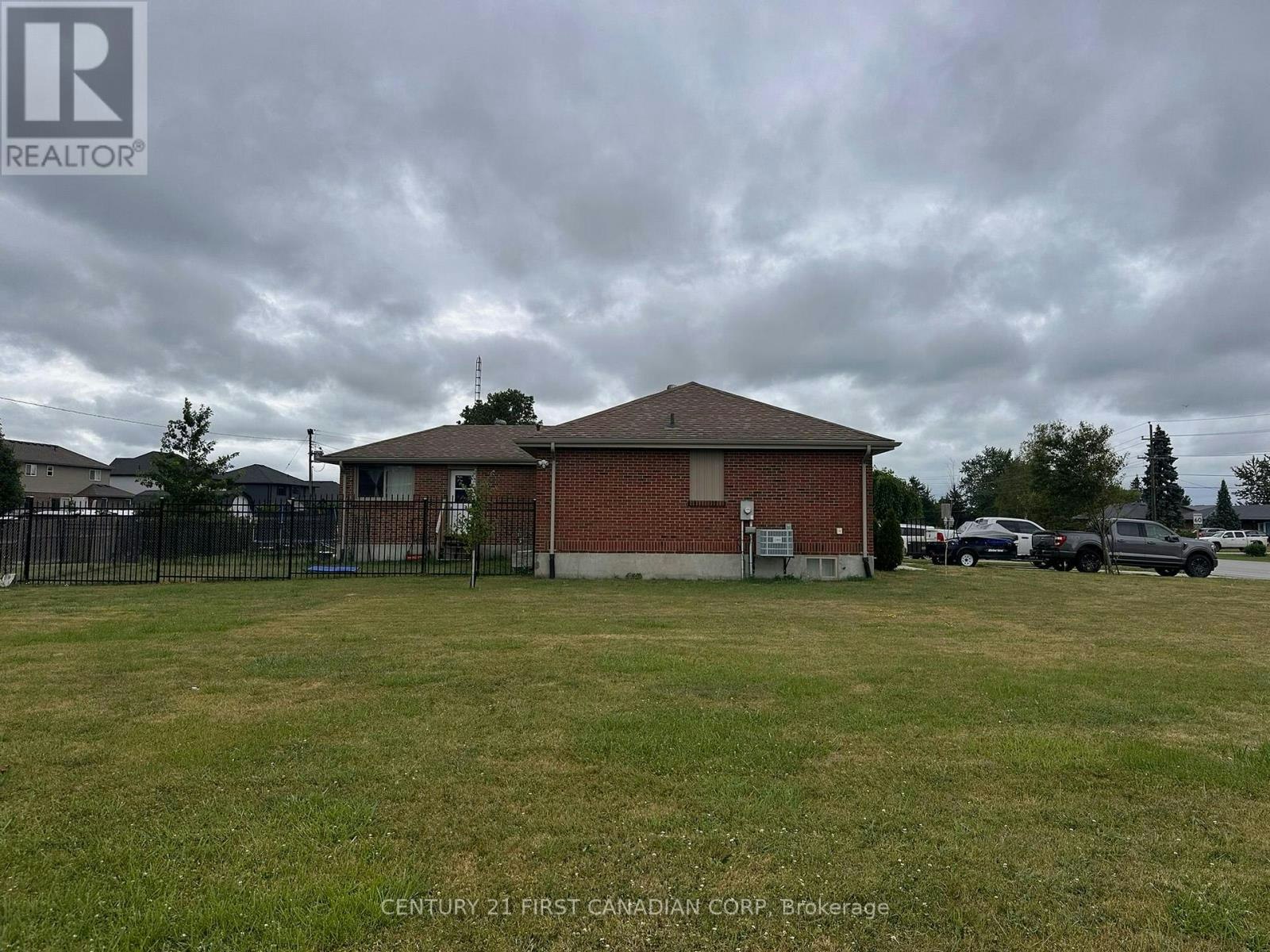 33374 Richmond Street, Lucan Biddulph, ON, N0M 2J0 - 3