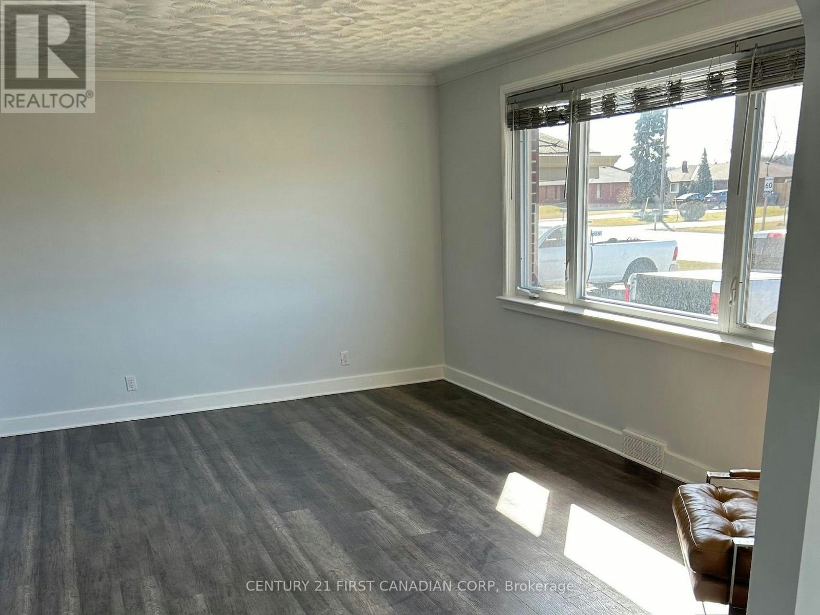 33374 Richmond Street, Lucan Biddulph, ON, N0M 2J0 - 4