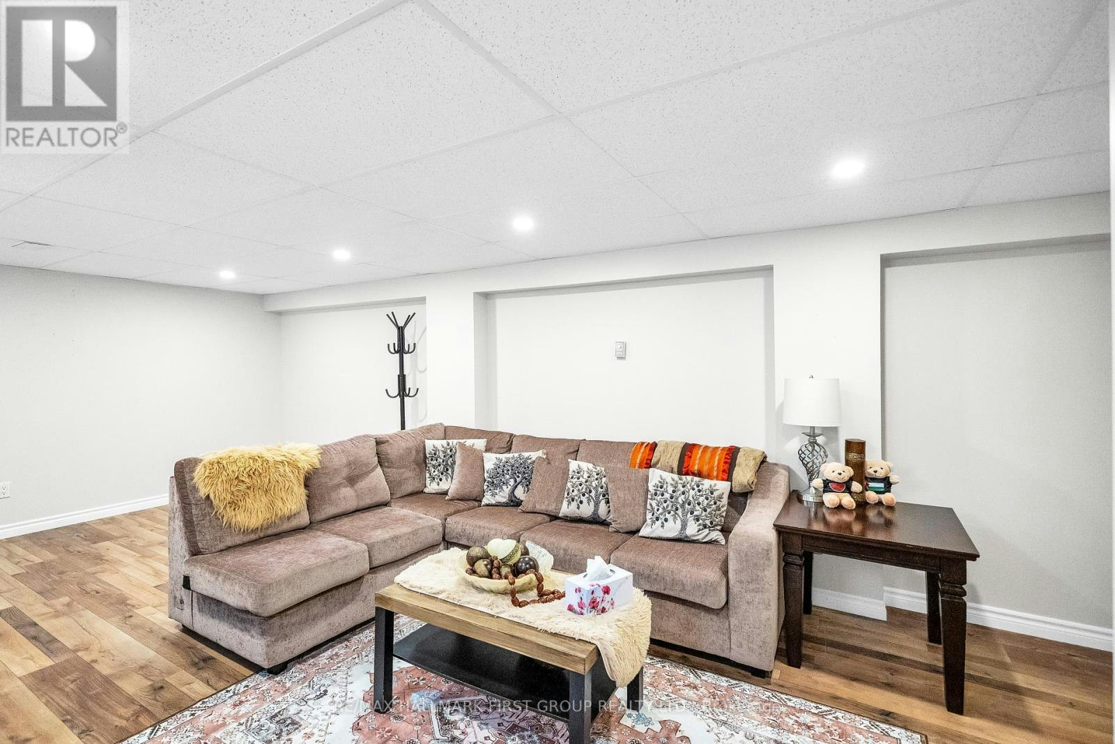 487 Cunningham Avenue, Oshawa, ON, L1J 3C1 - 2