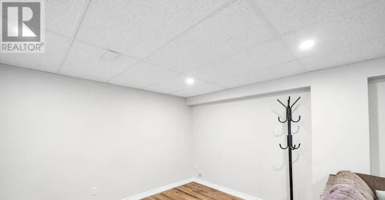 487 Cunningham Avenue, Oshawa, ON, L1J 3C1 - 4