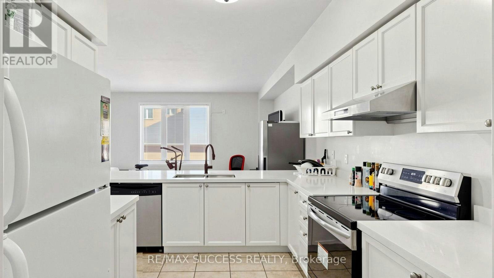 19 Boot Terrace, Toronto, ON, M3J 0A1 - 11