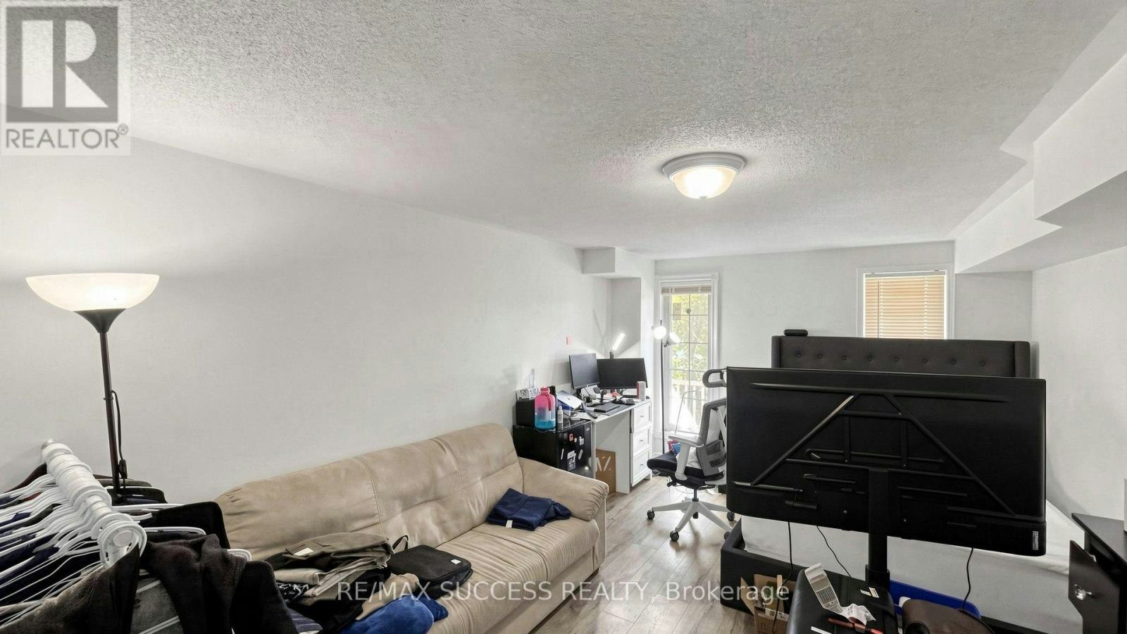 19 Boot Terrace, Toronto, ON, M3J 0A1 - 9