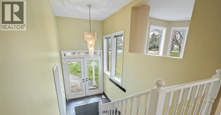 5530 St. Clair, Lakeshore, ON, N0R 1N0 - 5