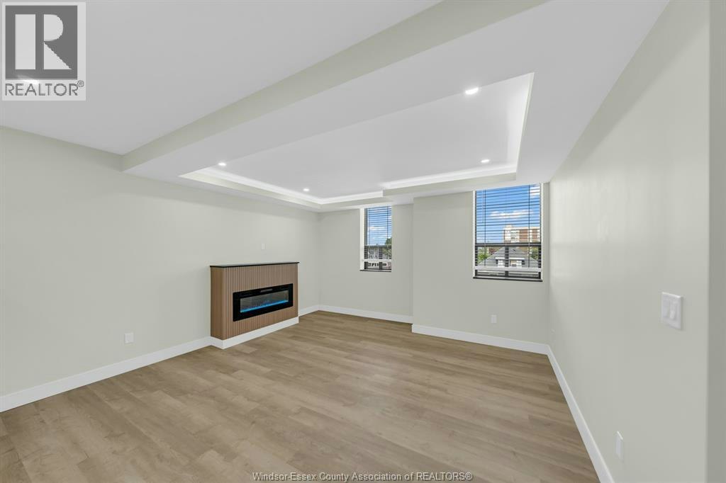 305-3177 Riverside Drive, Windsor, ON, N8Y 1A5 - 3