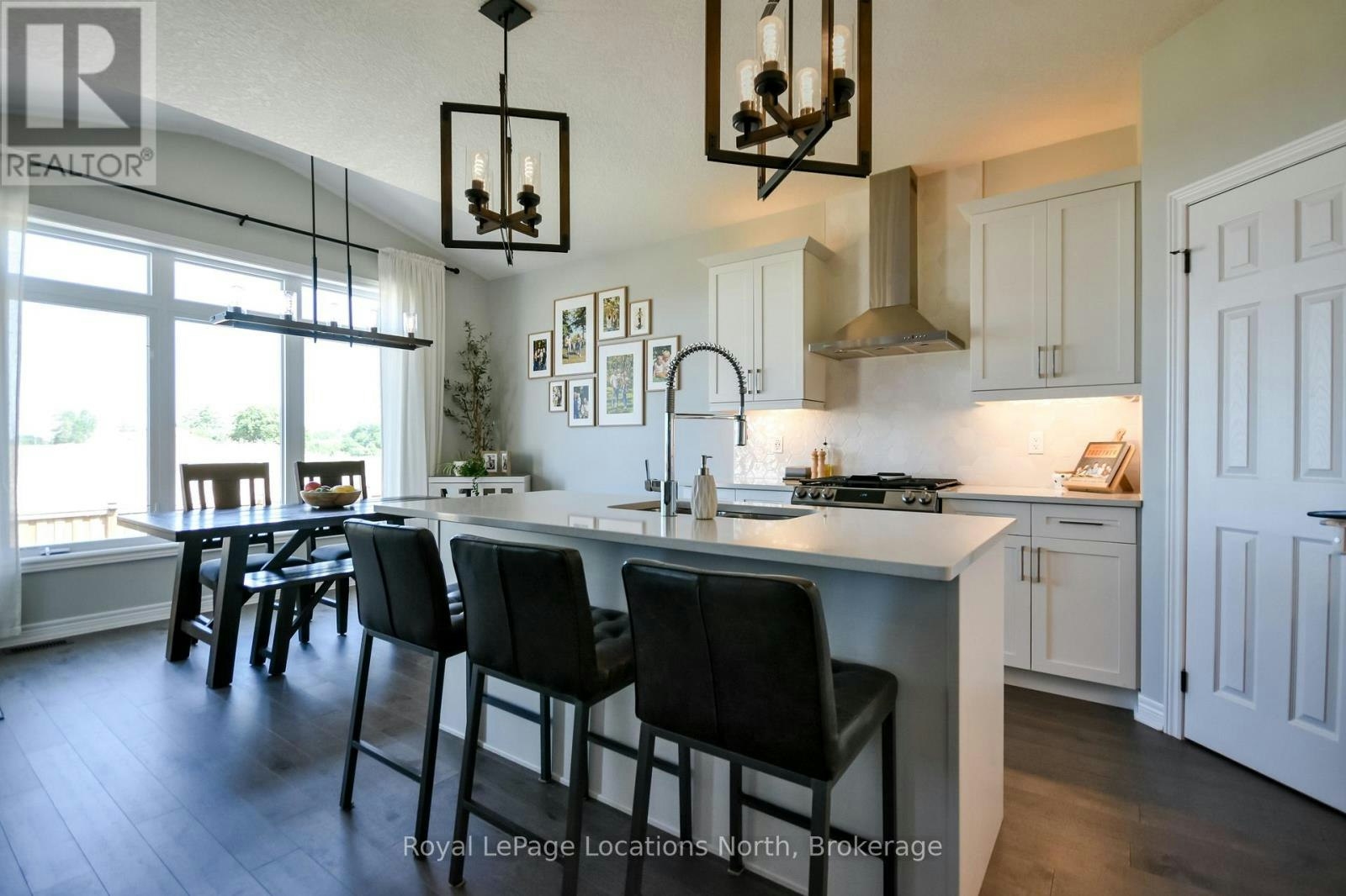 25 Maidens Crescent, Collingwood, ON, L9Y 3B7 - 4