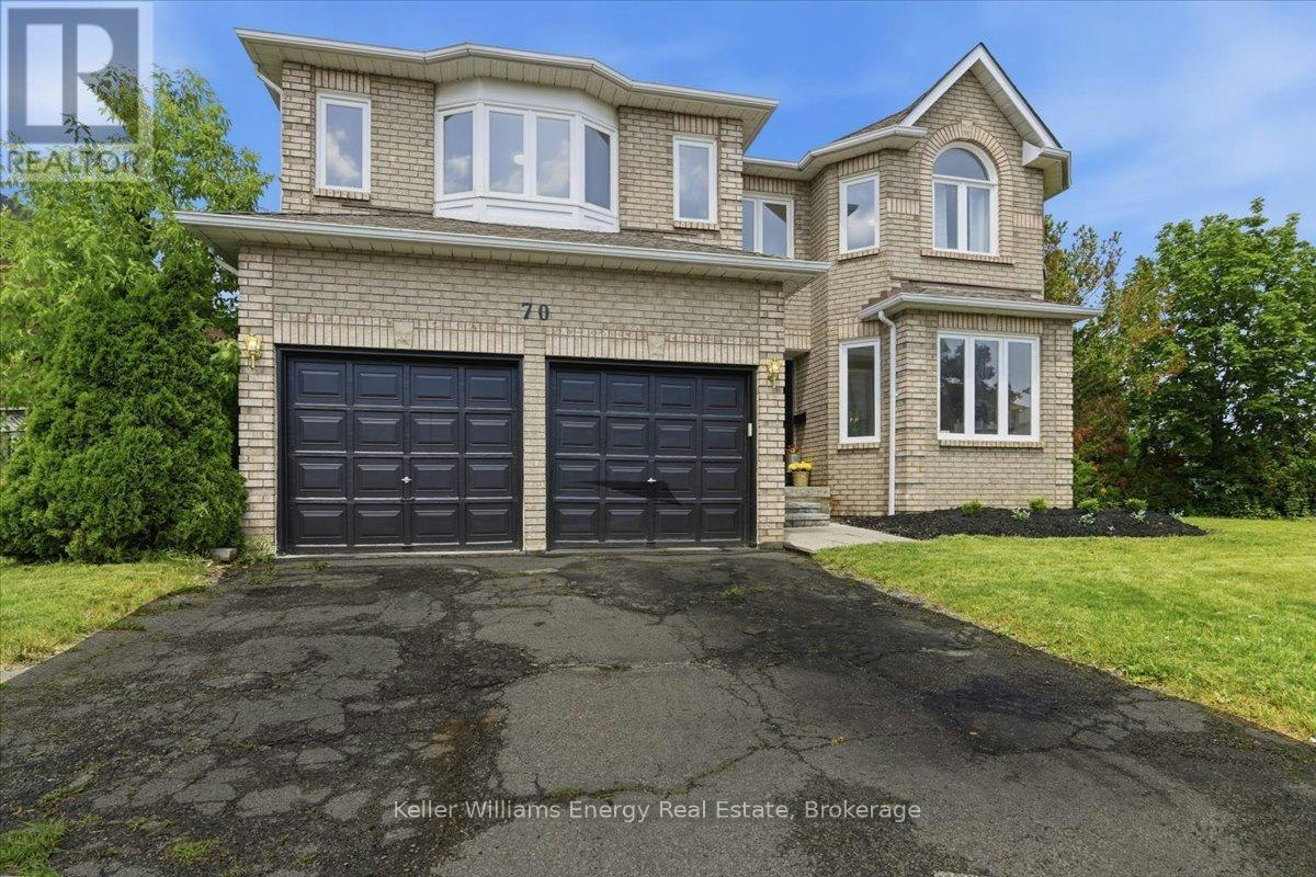 70 Willowbrook Drive, Whitby, ON, L1R 2A8