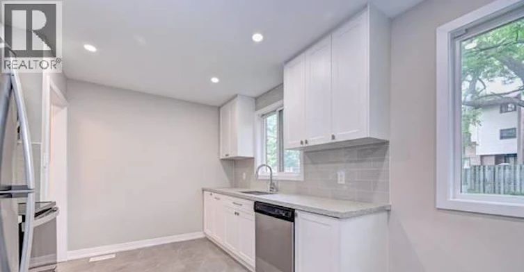 110 Conway Drive, Kitchener, ON, N2A 2C5 - 9
